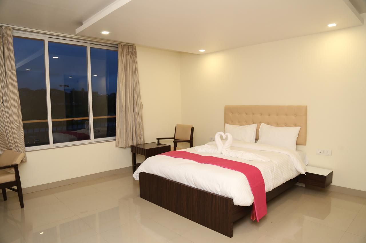 Hotel Saheb Panvel Exterior photo